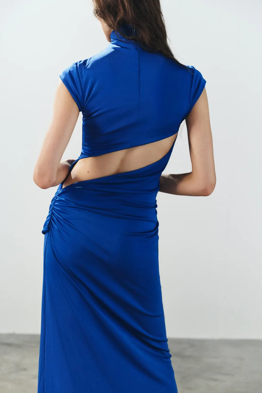 Платье длинное с завязкой и разрезом, Zara