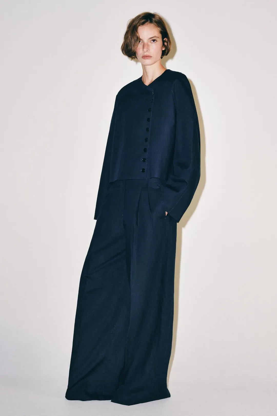 Брюки ZW Collection прямого кроя с вытачками, Zara