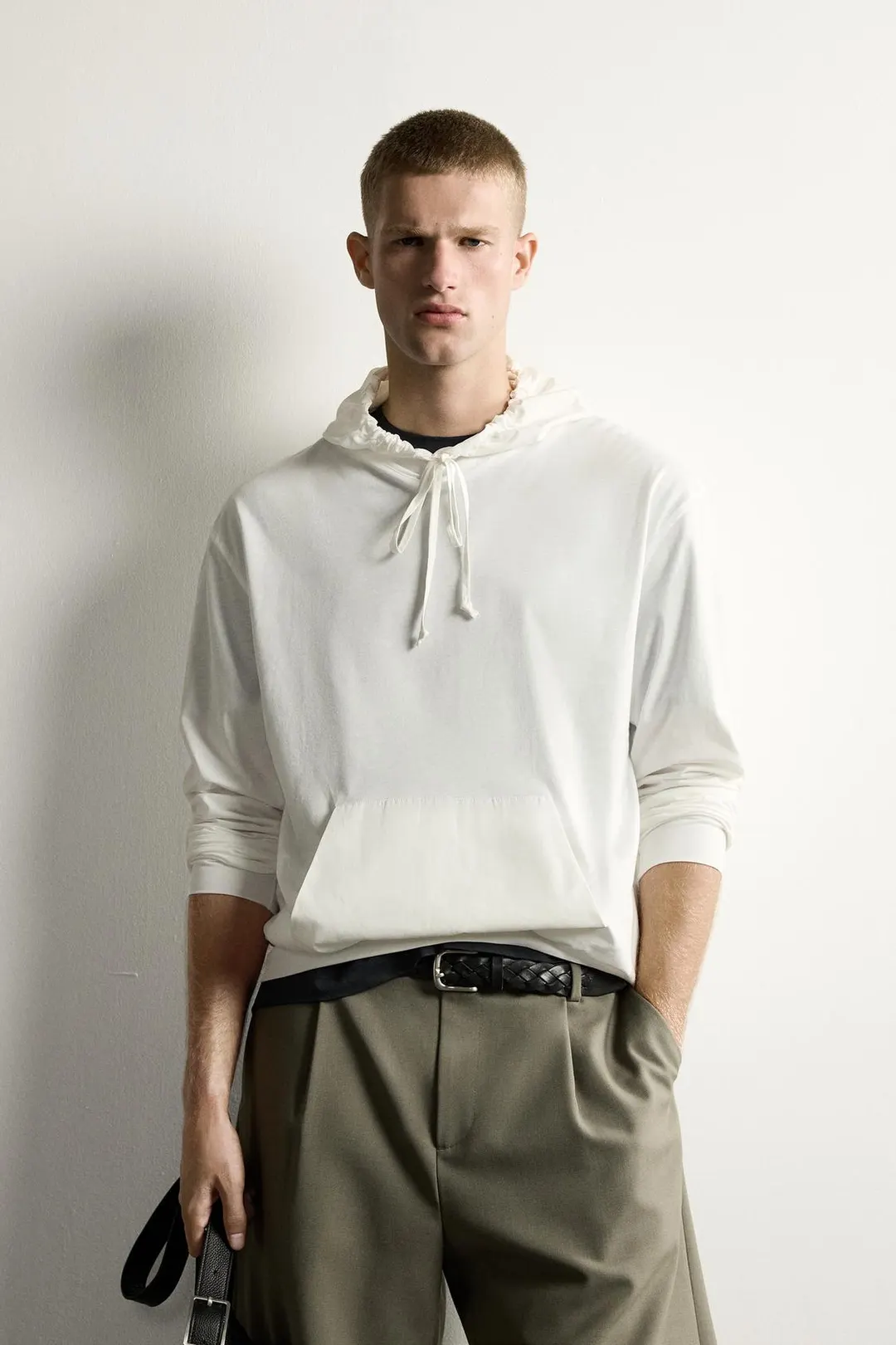 Легкое худи с контрастными деталями, Zara
