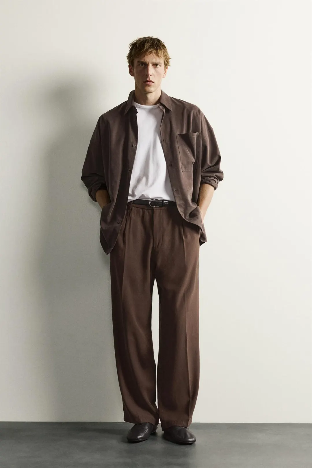 Брюки свободного струящегося кроя со складками, Zara
