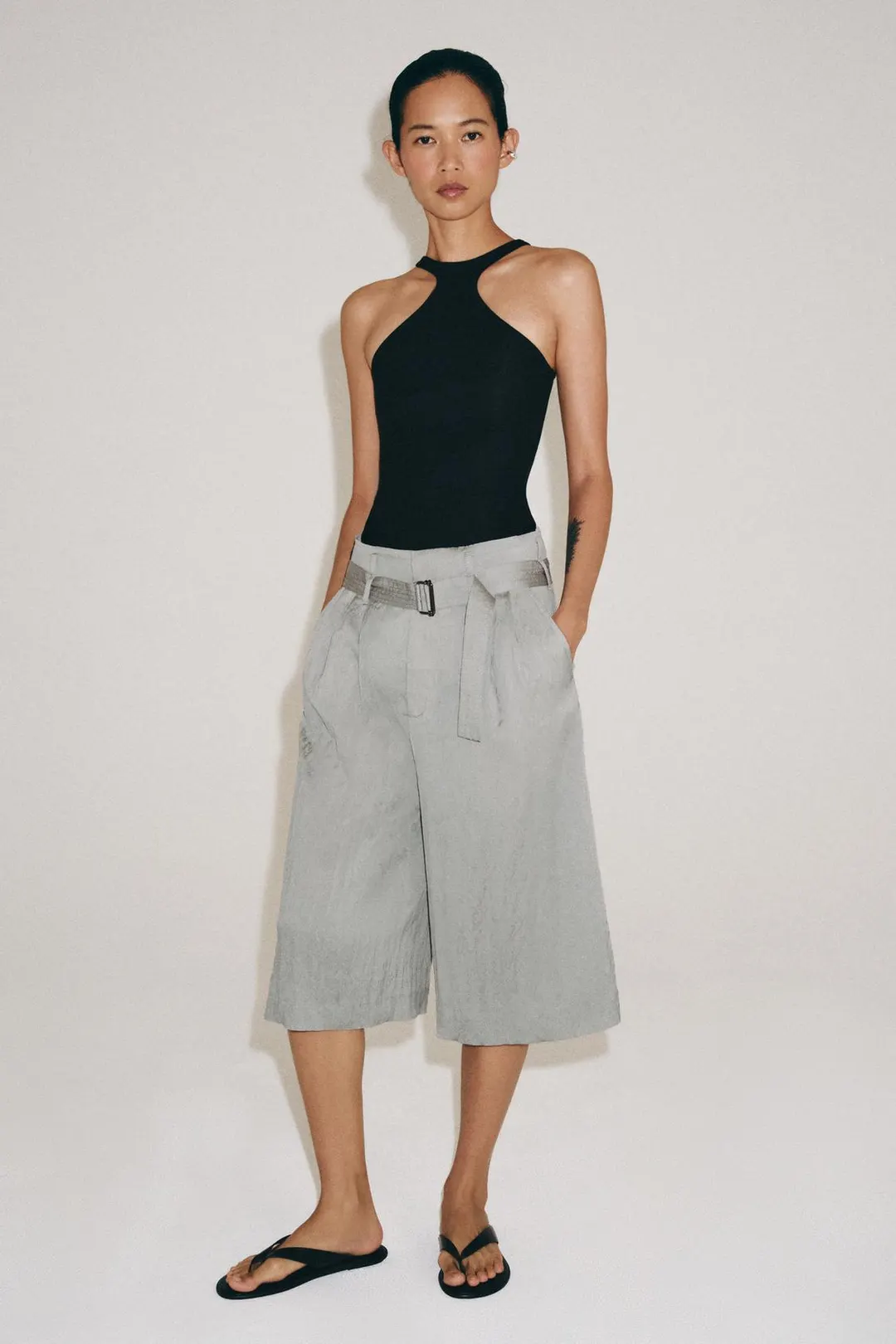 Бермуды ZW Collection со складками и ремнем, Zara