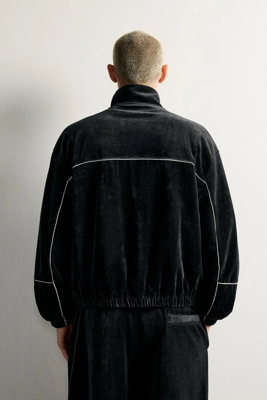 Олимпийка из велюра в стиле ретро, Zara