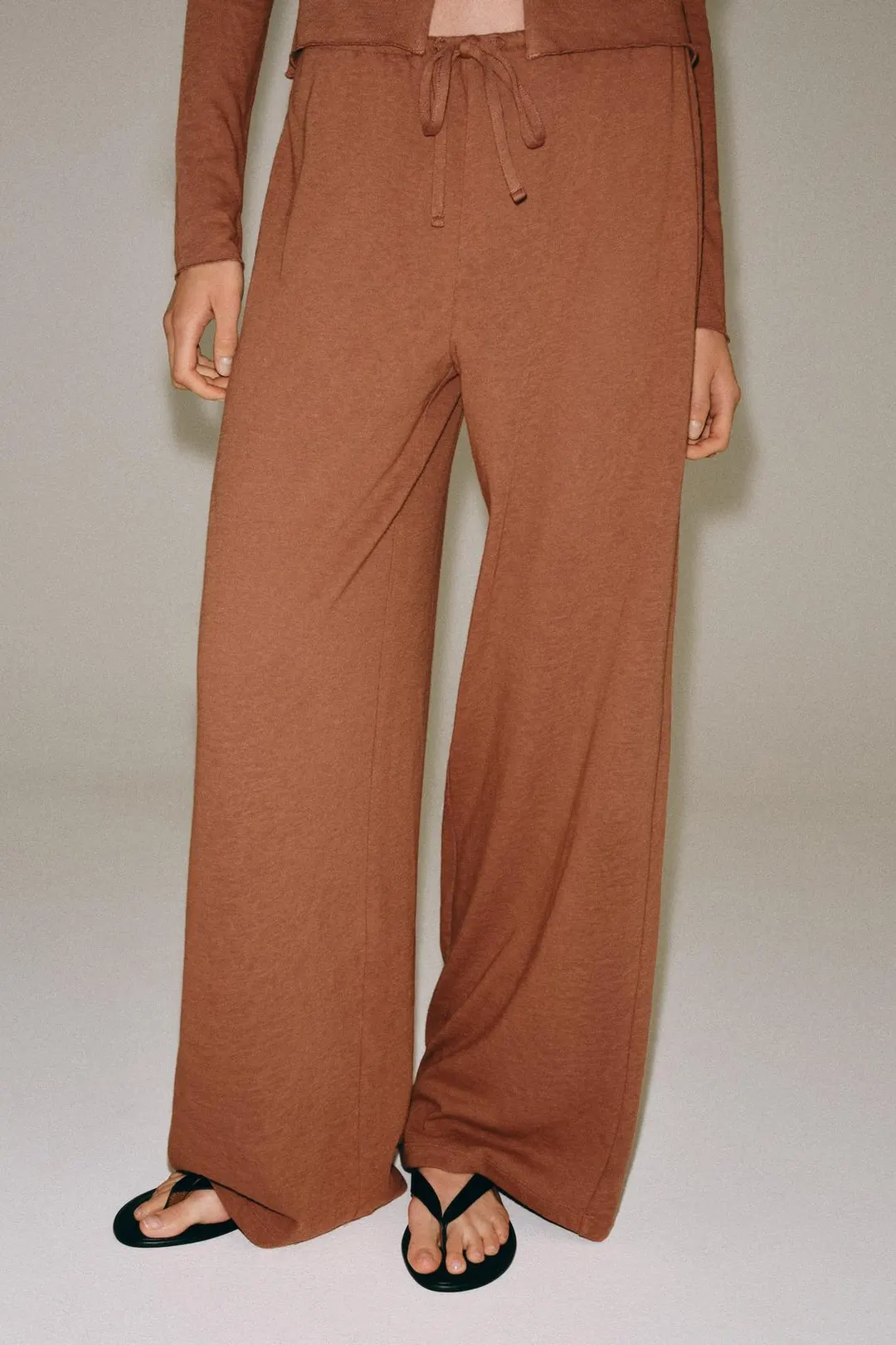 Брюки из ткани с фактурой льна, Zara