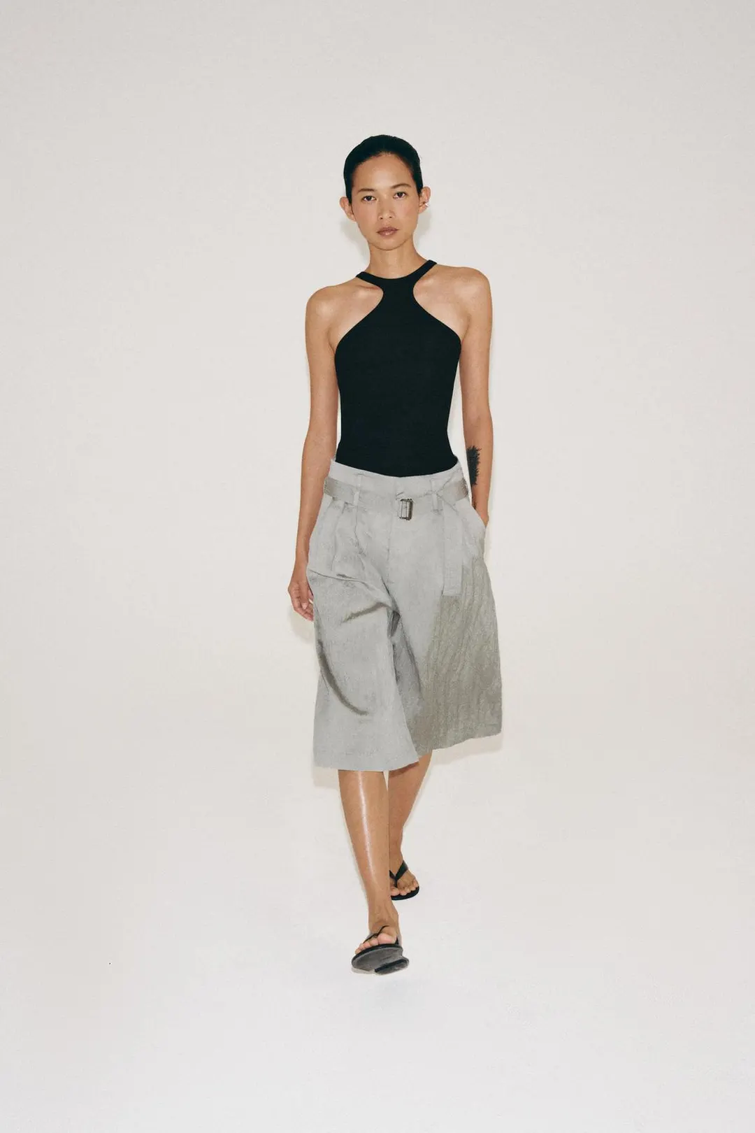 Бермуды ZW Collection со складками и ремнем, Zara