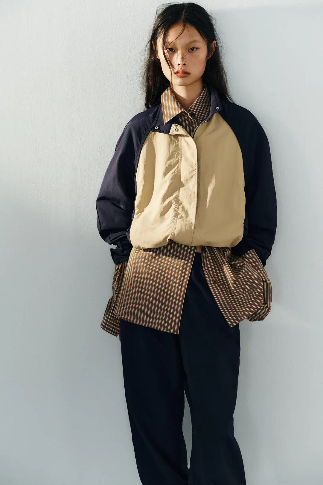 Куртка из технологичной ткани с контрастными деталями, Zara