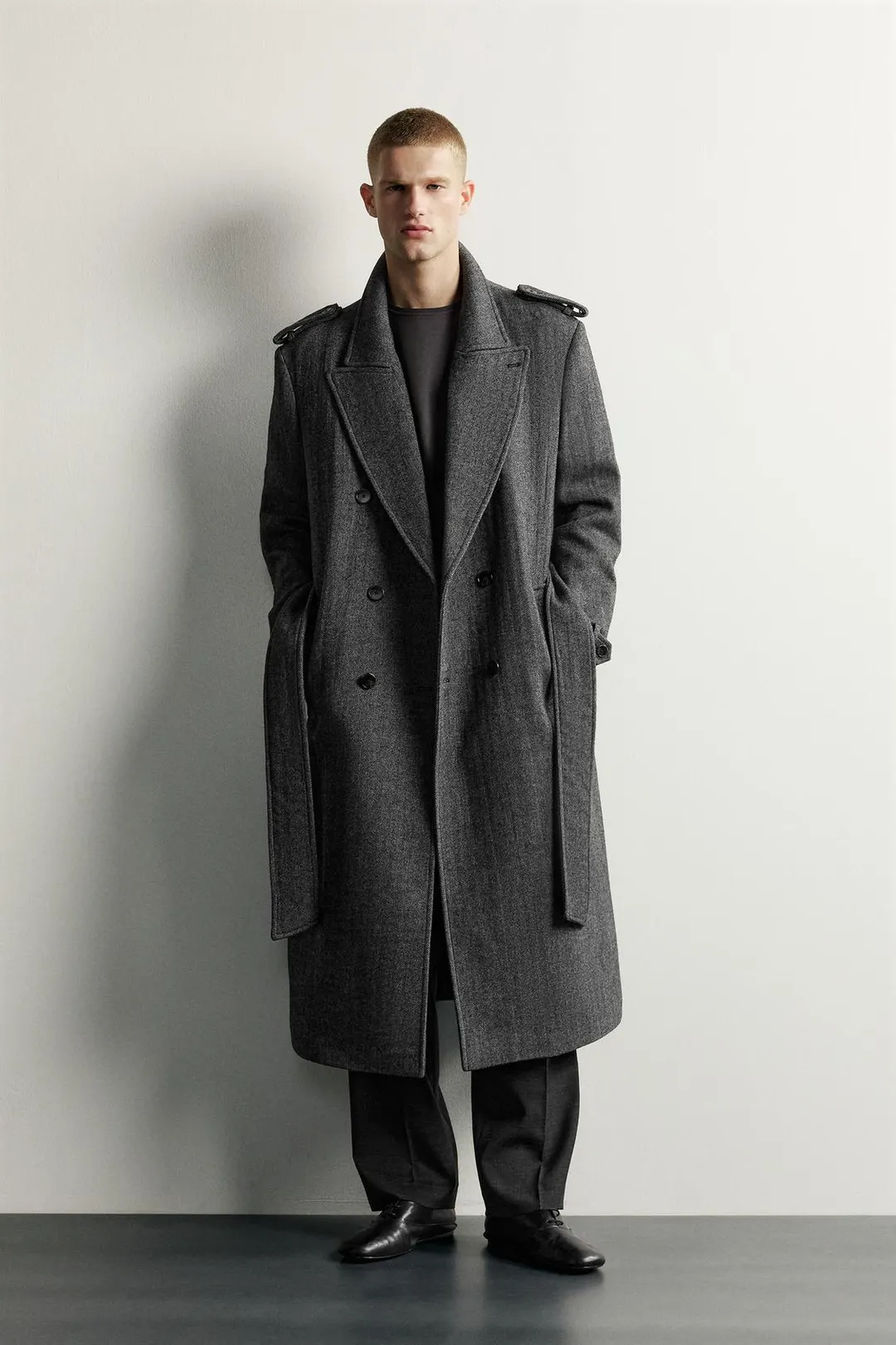 Двубортное пальто из смесовой шерсти с поясом, Zara