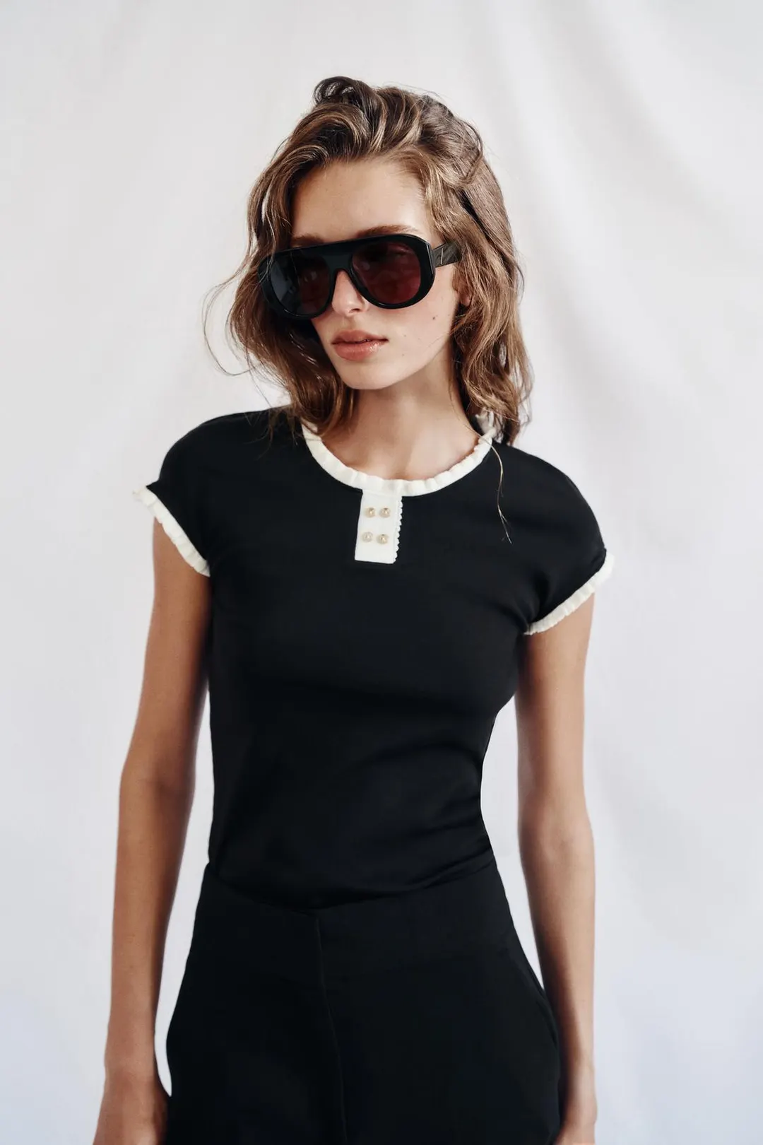 Топ с отделкой пуговицами, Zara