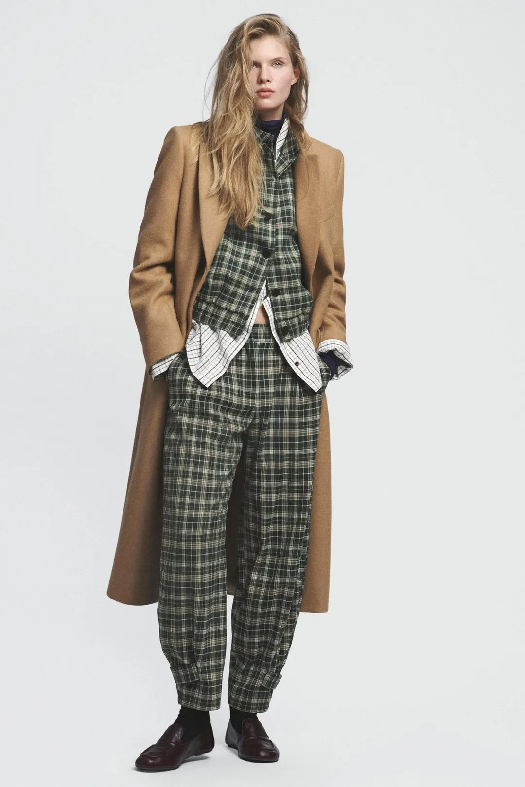 Лоферы без каблука из мягкой кожи, Zara