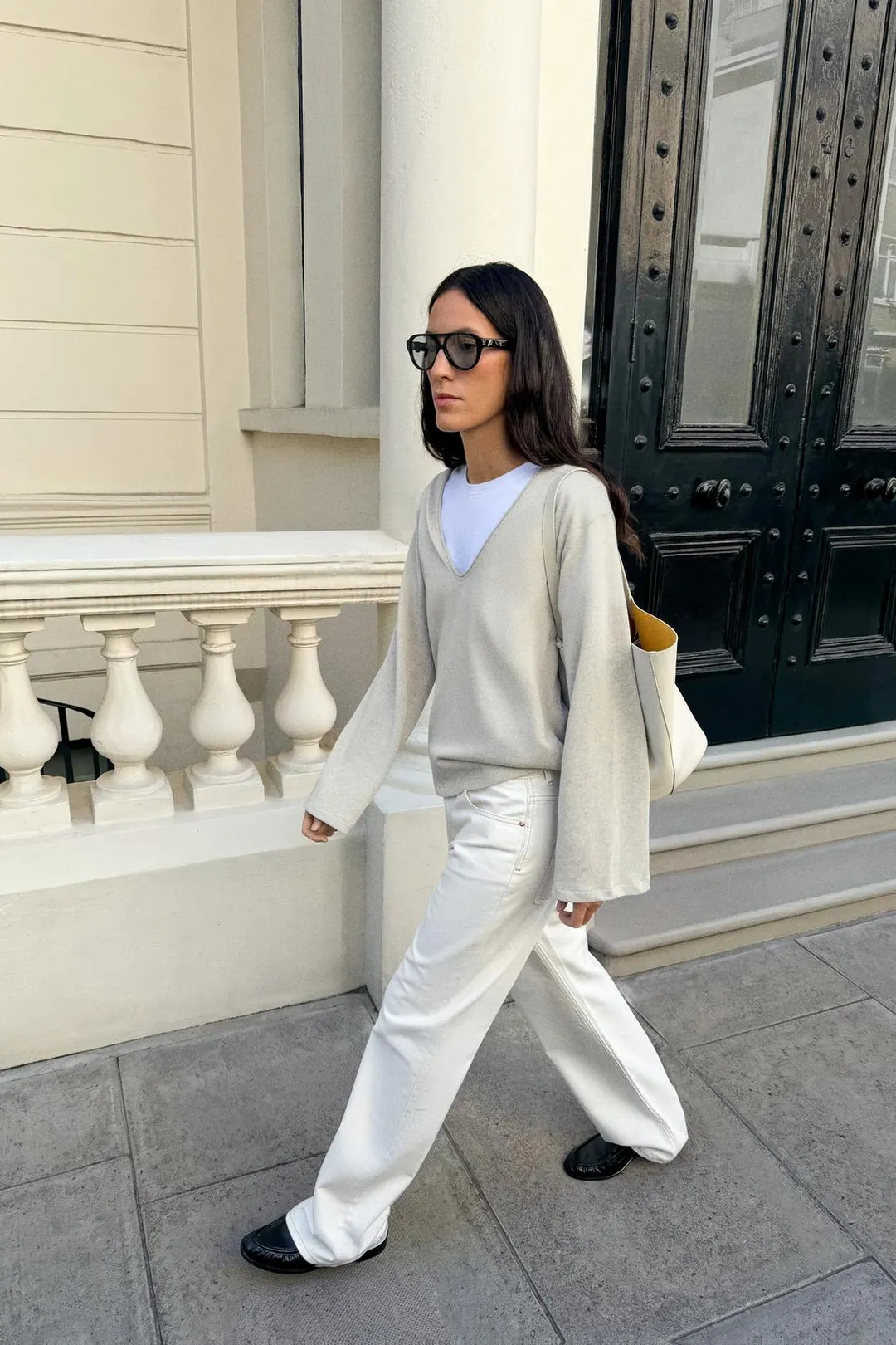 Фактурная футболка с V-образным вырезом, Zara