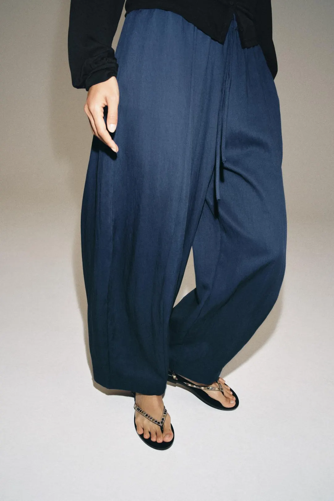Брюки ZW Collection фасона barrel, Zara