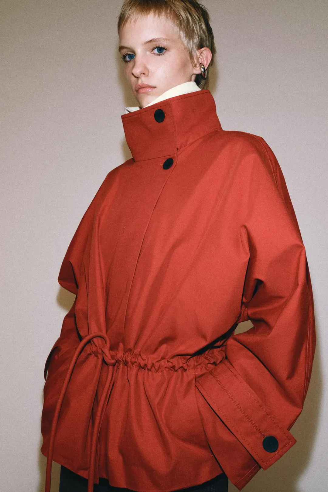 Короткий тренч оверсайз ZW Collection, Zara