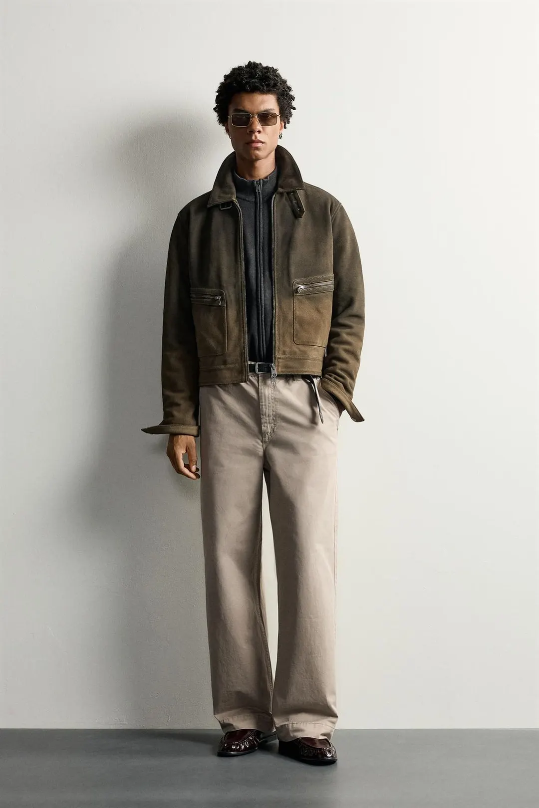 Чиносы свободного кроя с эффектом стирки, Zara