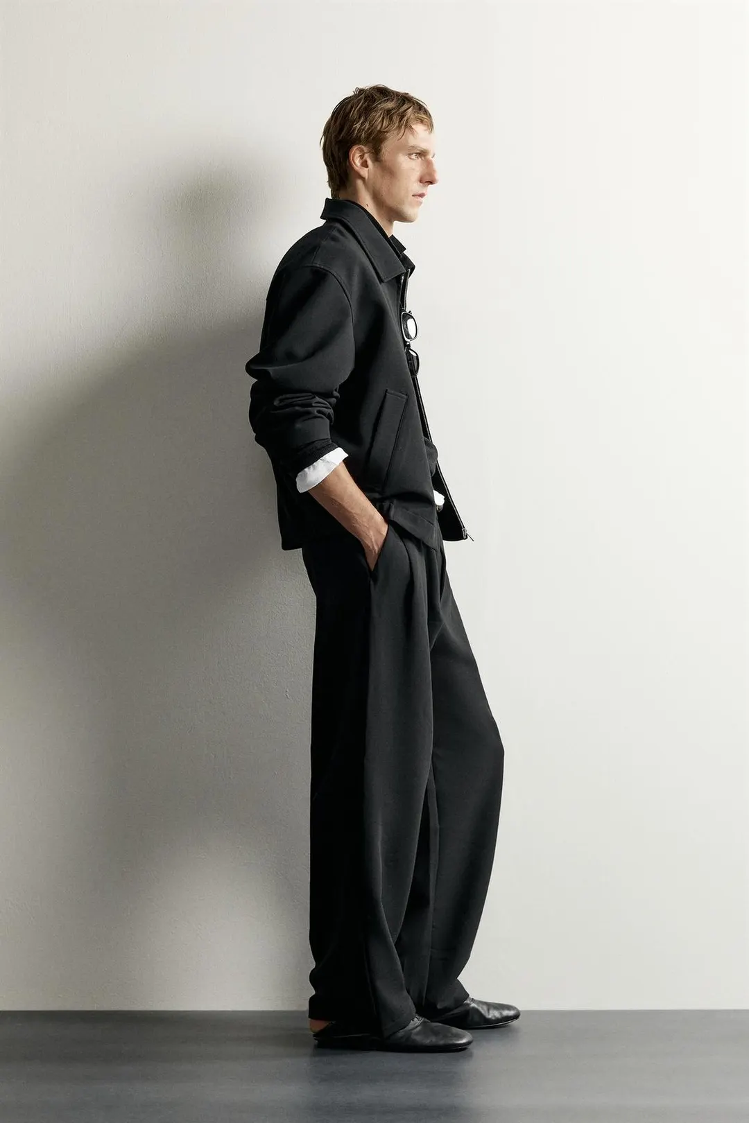 Брюки широкие с боковыми складками, Zara