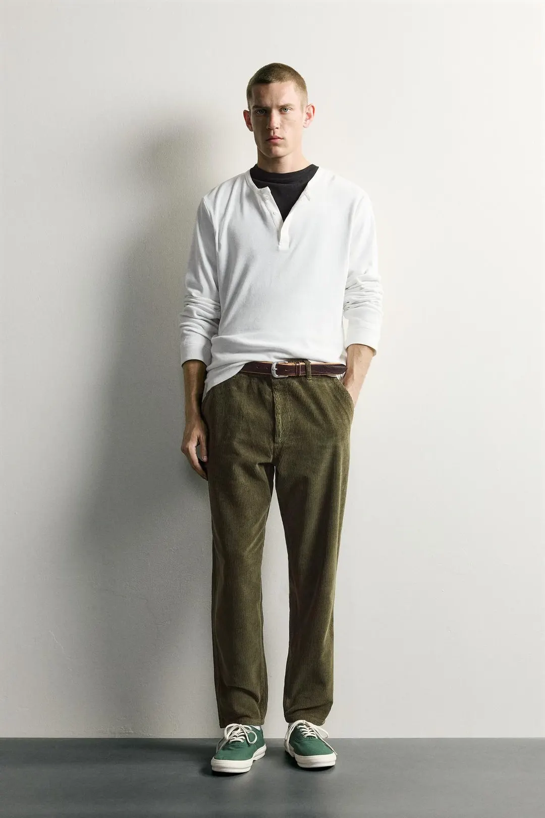 Вельветовые брюки морковного кроя с эффектом стирки, Zara