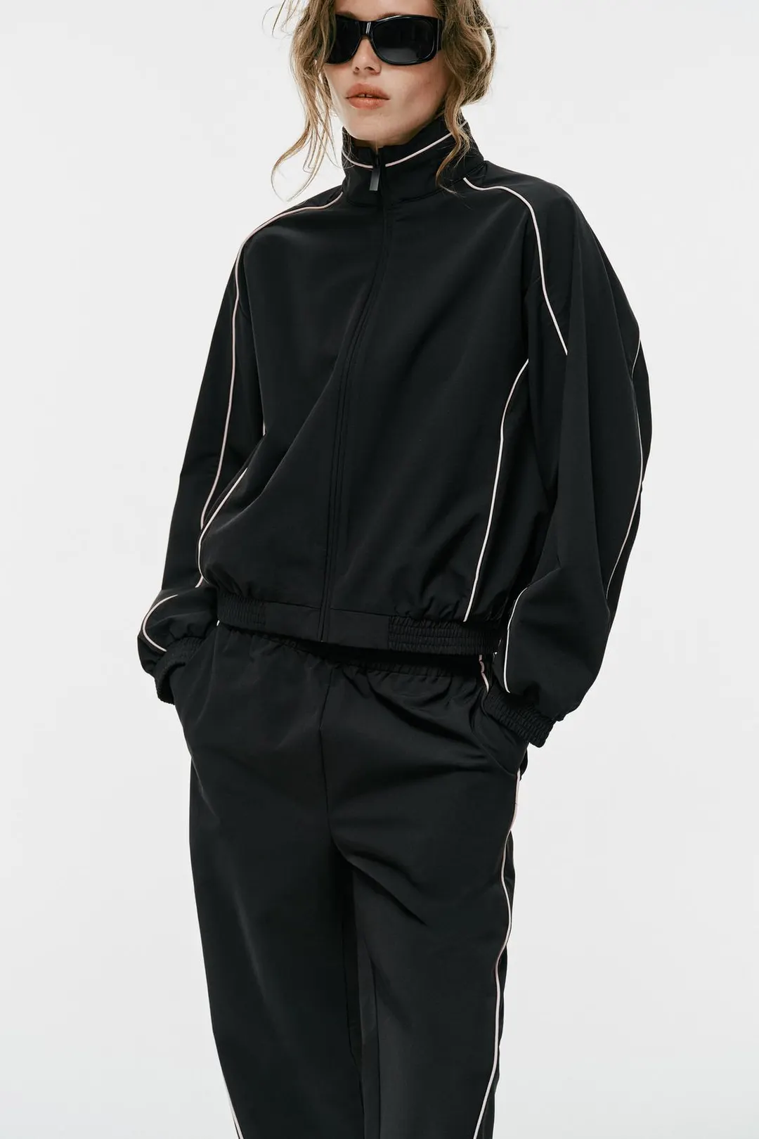 Технологичная куртка с контрастной отделкой, Zara