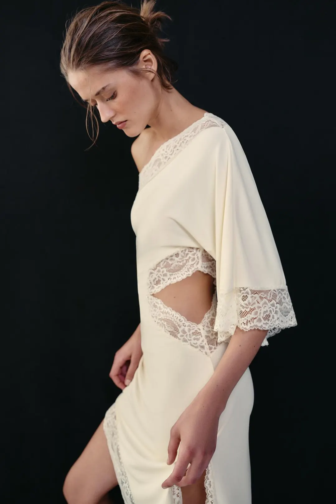 Асимметричное кружевное платье, Zara