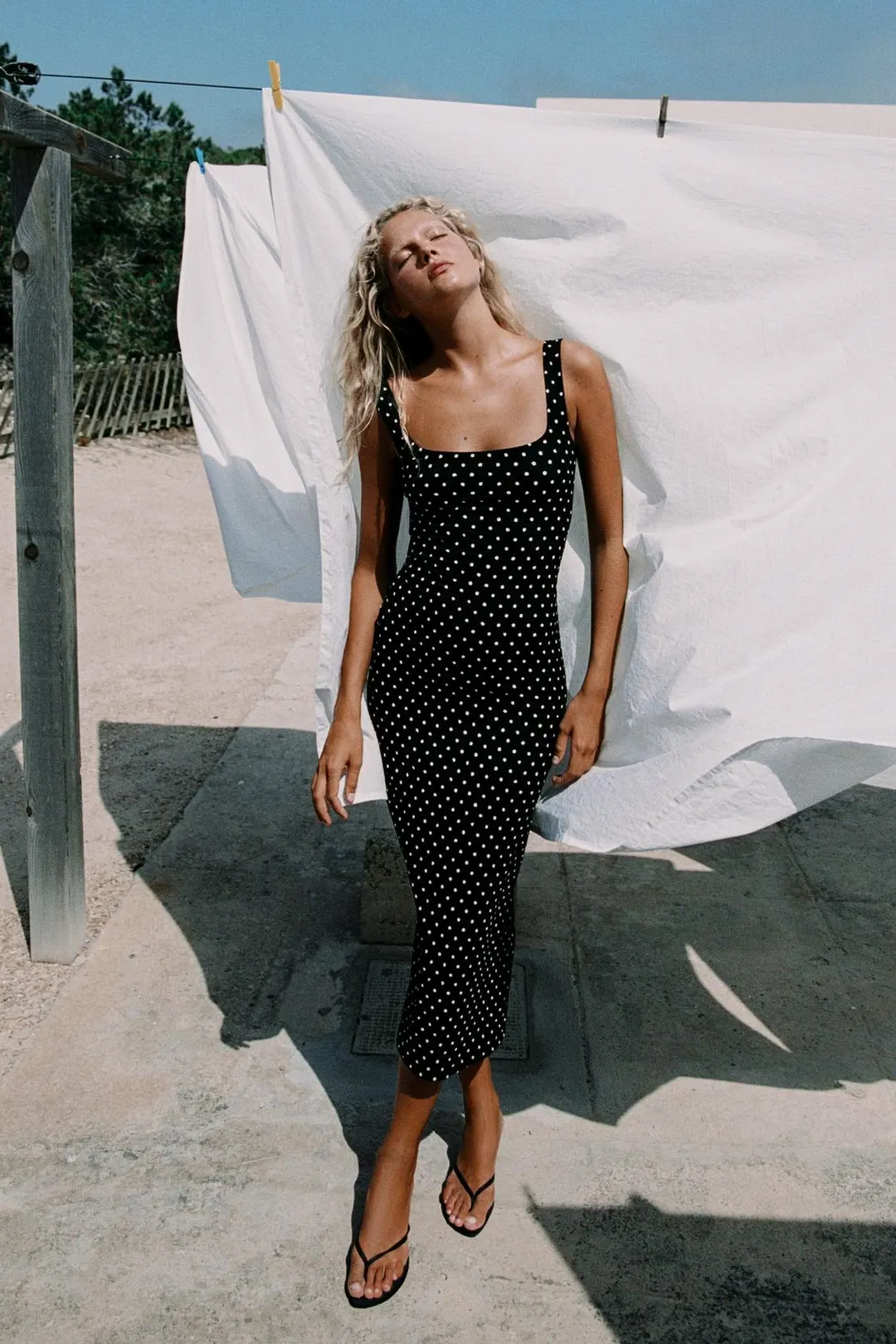 Платье миди фактурное в горошек, Zara