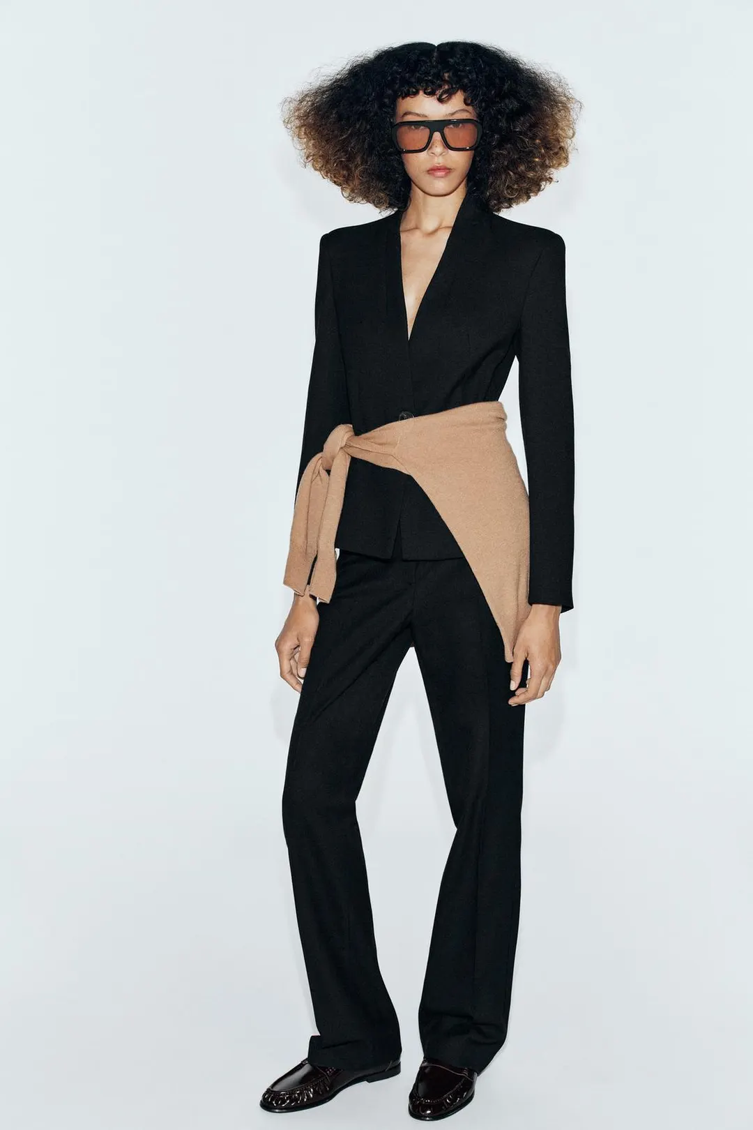 Блейзер костюмного кроя с подплечниками, Zara