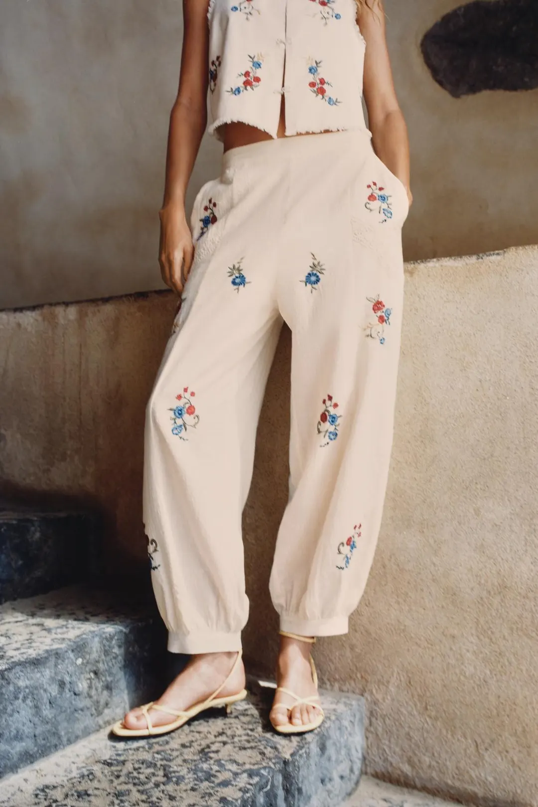 Брюки-шаровары с вышивкой, Zara