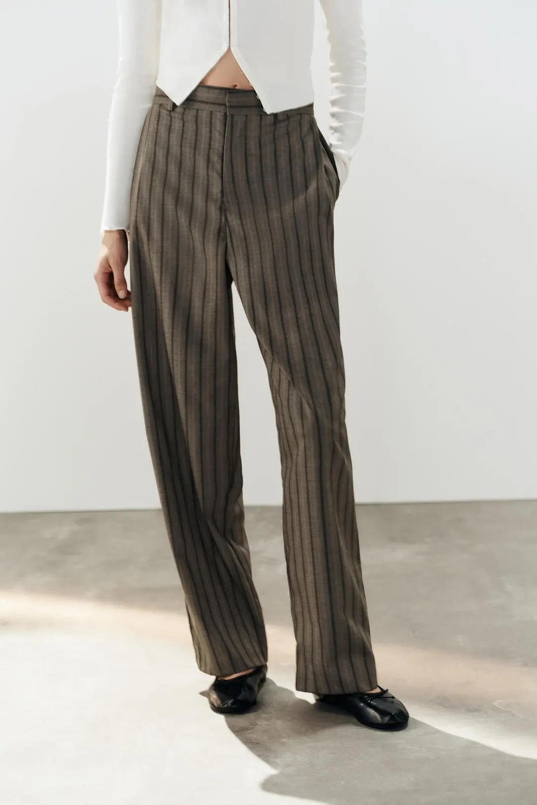 Брюки в полоску со складками, Zara