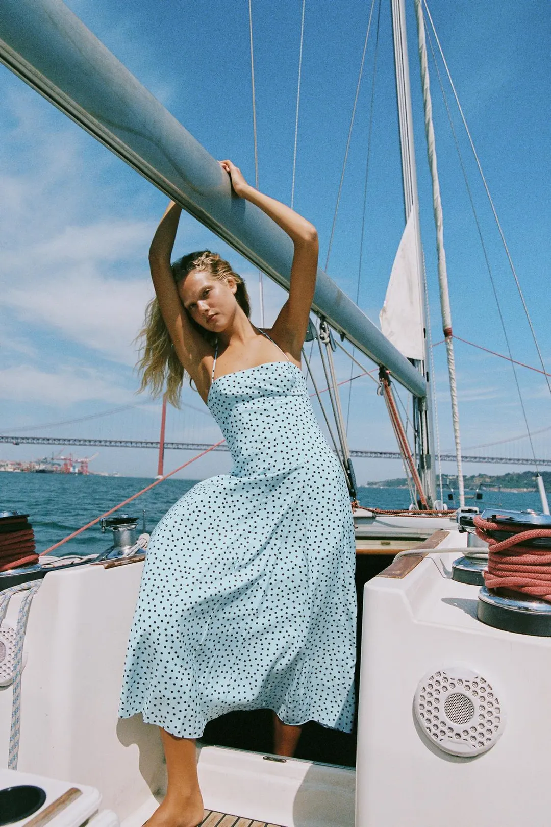 Платье миди в горошек с вырезом халтер, Zara