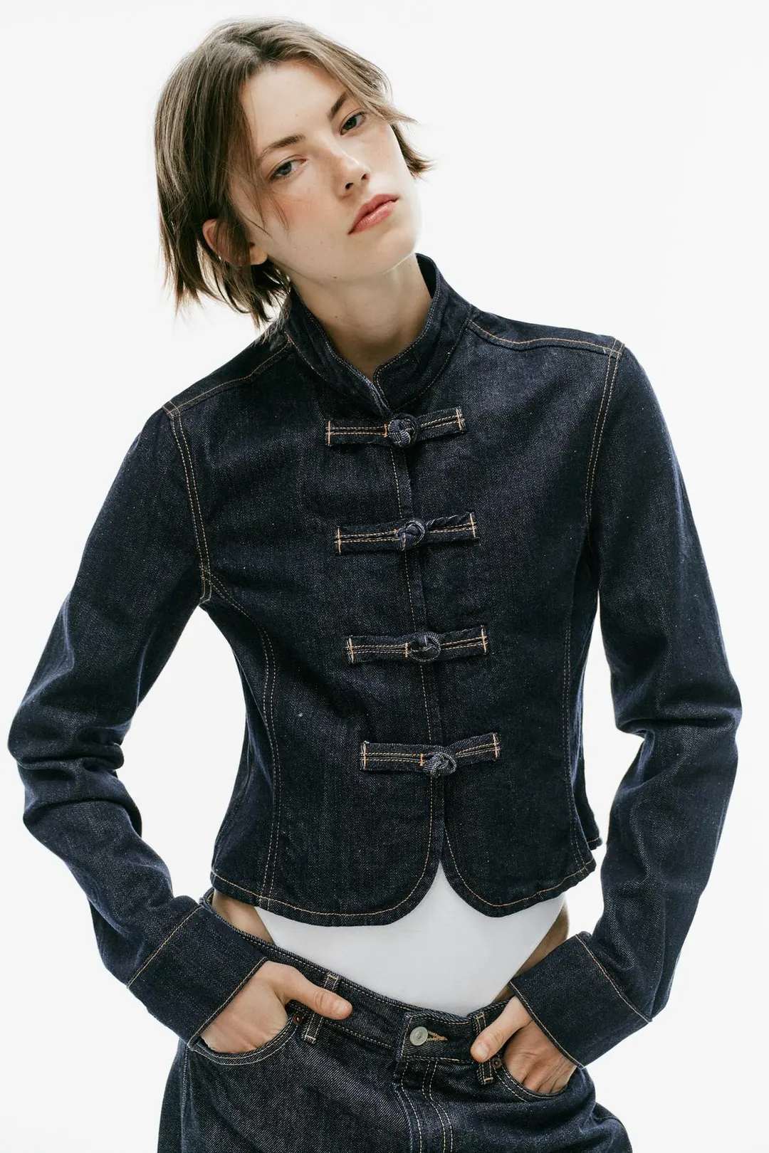 Приталенная джинсовая куртка TRF с застежкой на клеванты, Zara