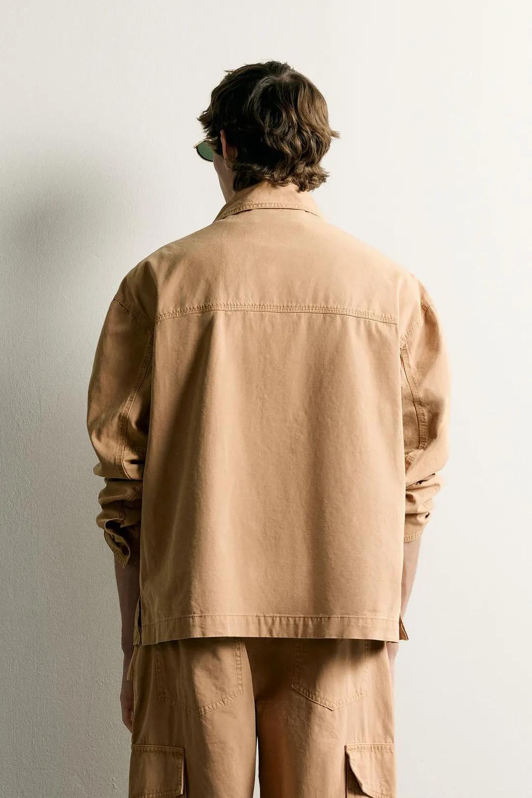 Рубашка-куртка свободного кроя с карманом, Zara