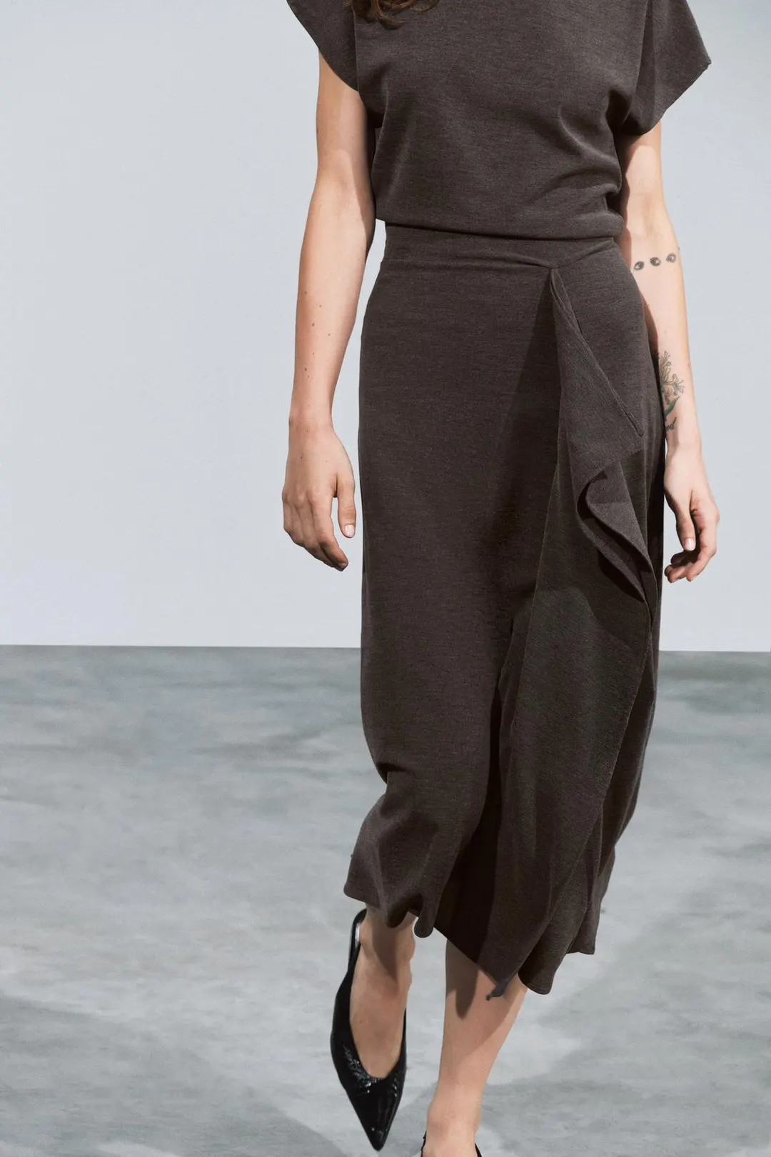 Платье длинное с оборками, Zara