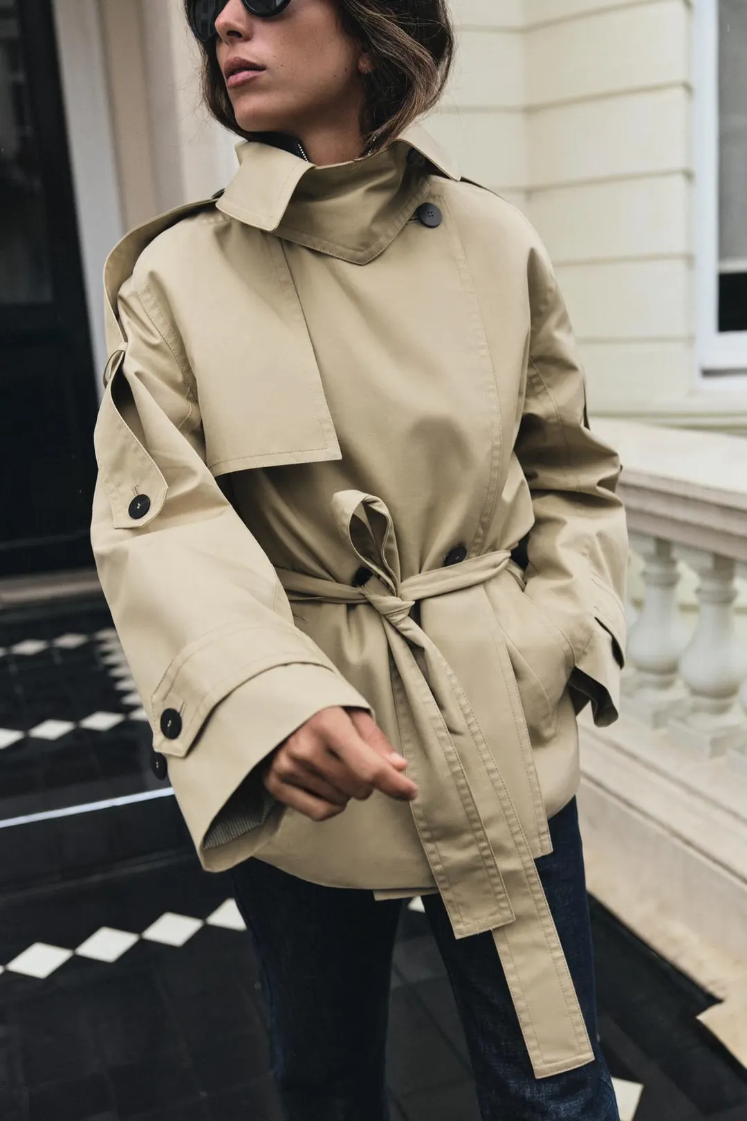 Короткий тренч ZW Collection из водоотталкивающей ткани с поясом, Zara