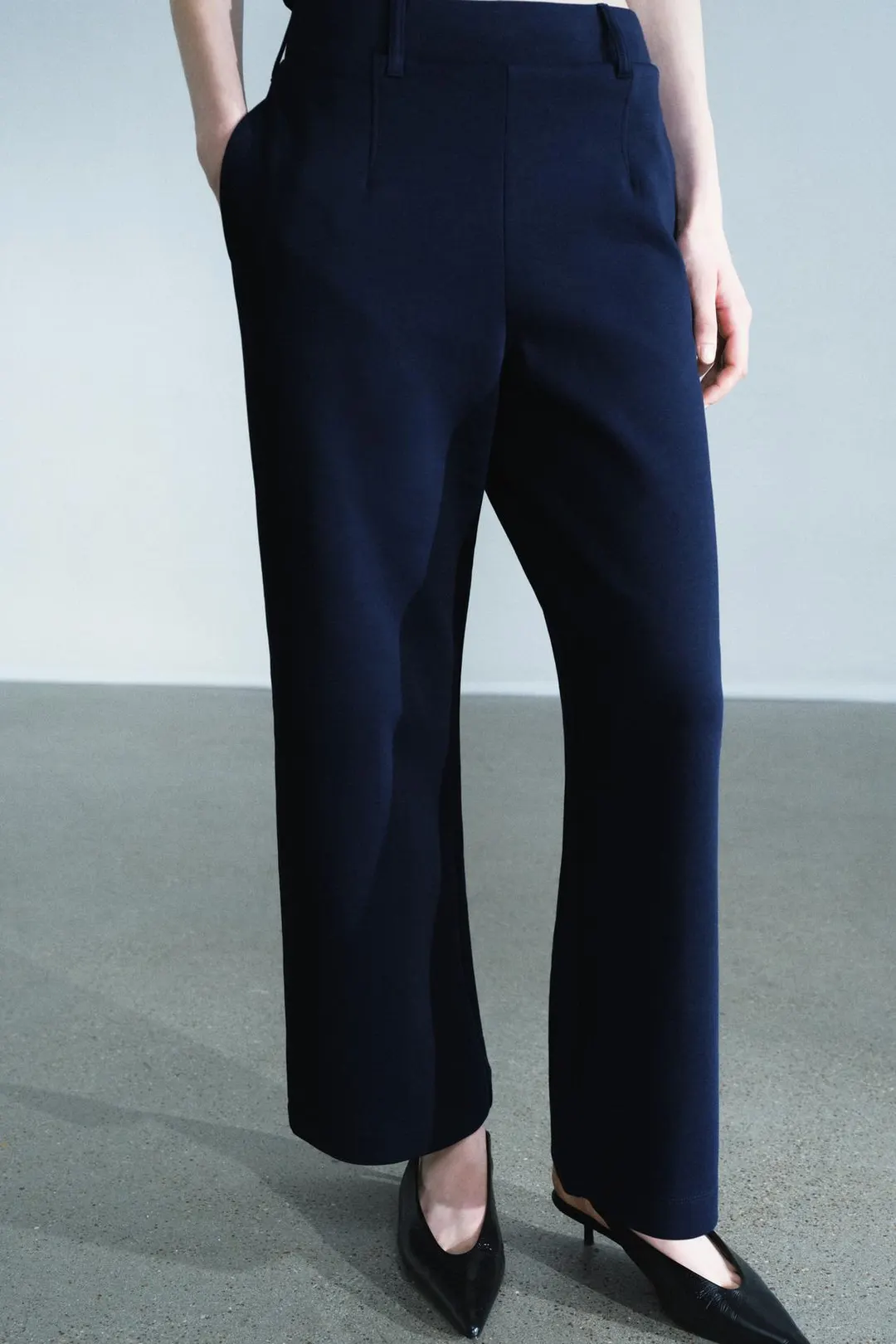 Брюки из интерлока со складками, Zara