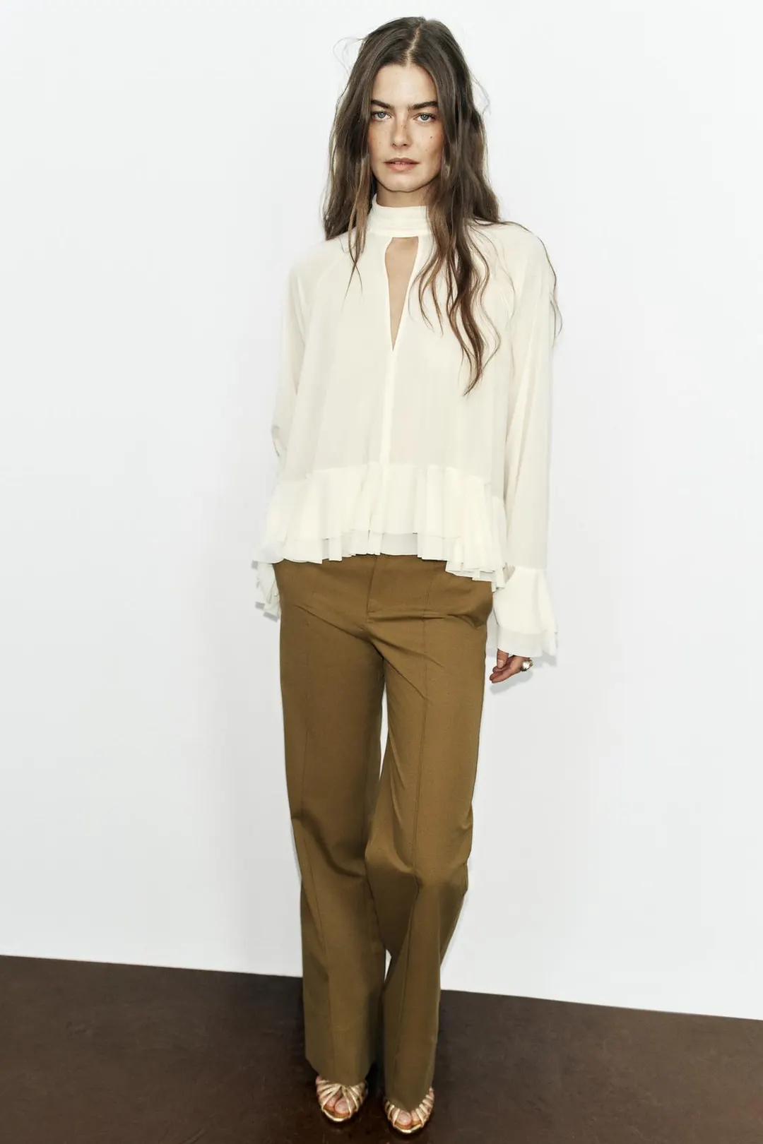 Топ с высоким воротником и оборками, Zara