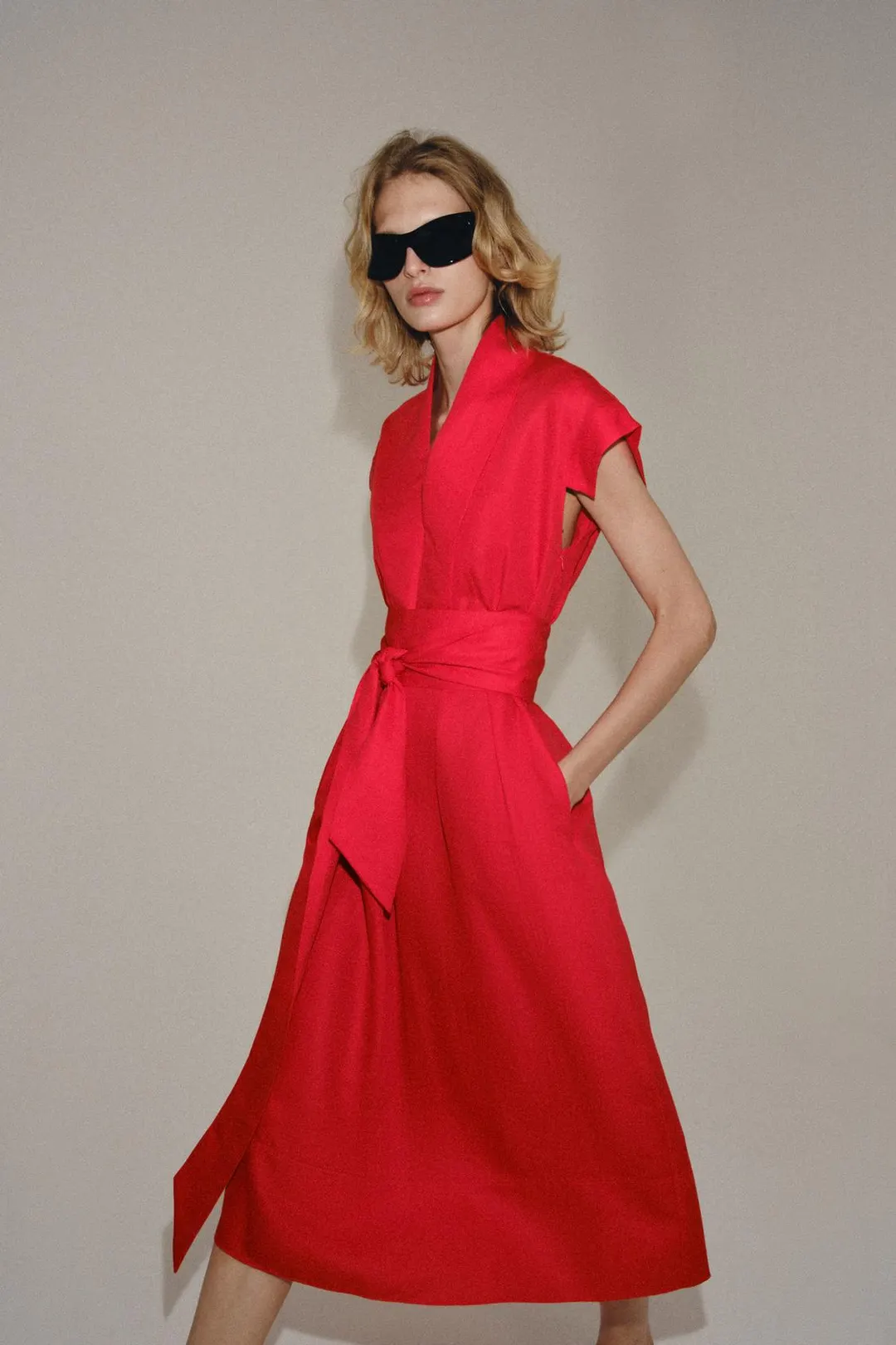Платье миди из смесового льна ZW Collection, Zara