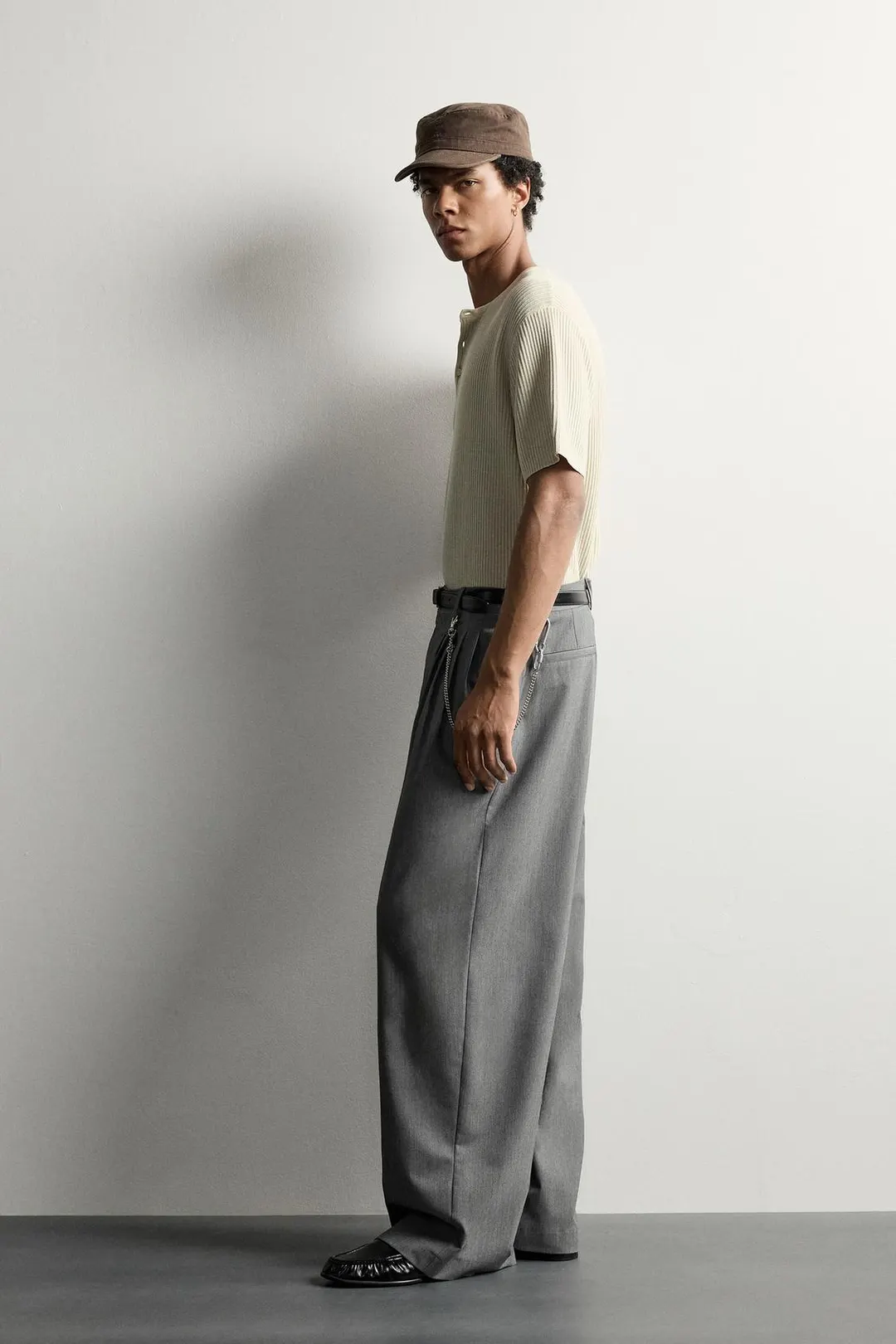 Брюки широкие со складками, Zara