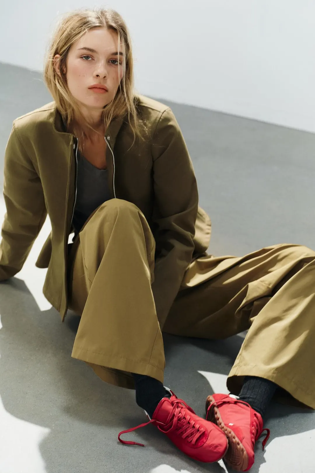 Кроссовки с укрепленным задником, Zara