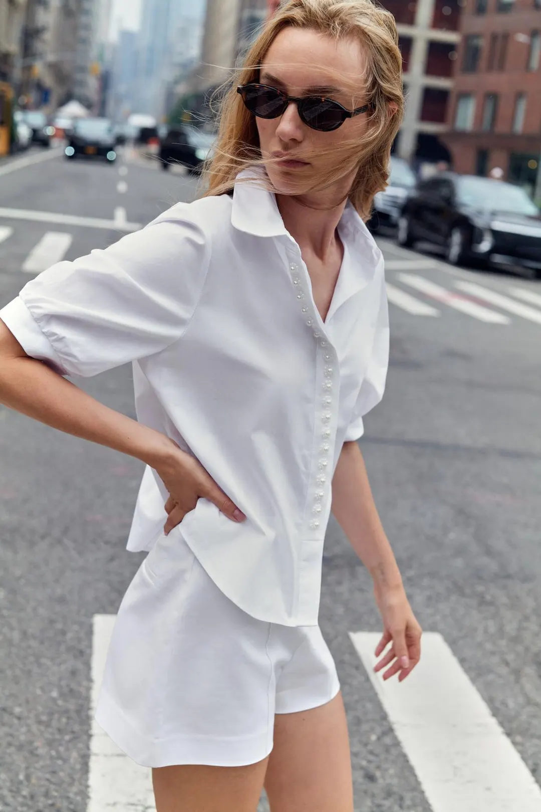 Рубашка из поплина с искусственным жемчугом, Zara