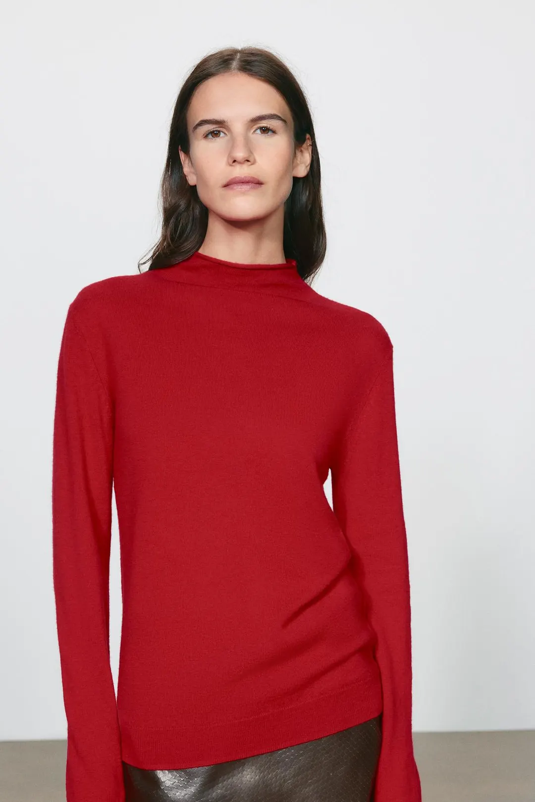 Свитер с высоким воротником из 100% особо мягкой шерсти, Zara