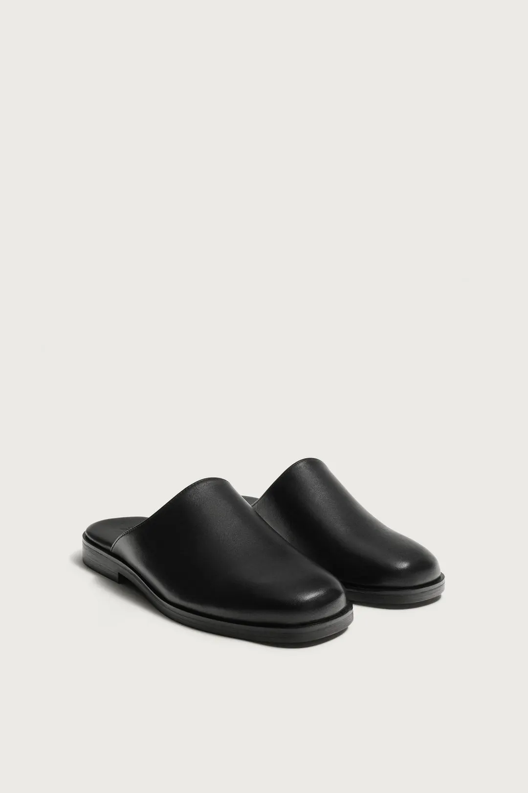 Кожаные классические сабо, Zara