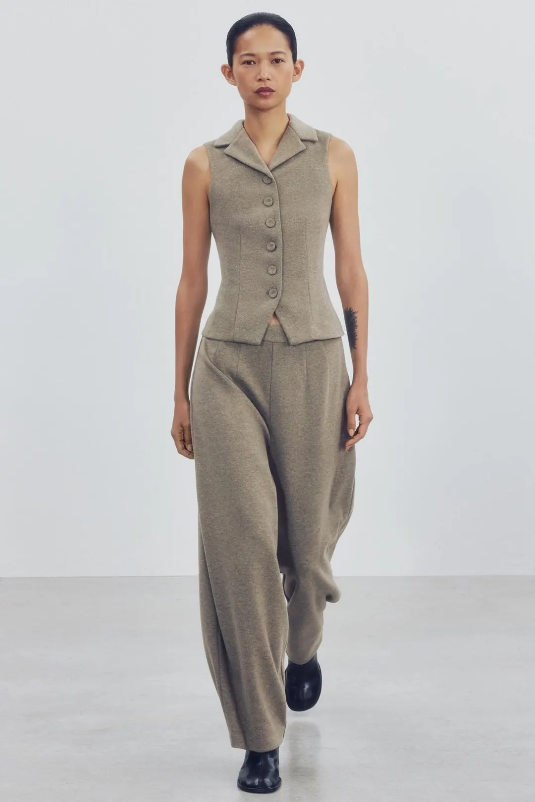 Брюки-баррел, Zara
