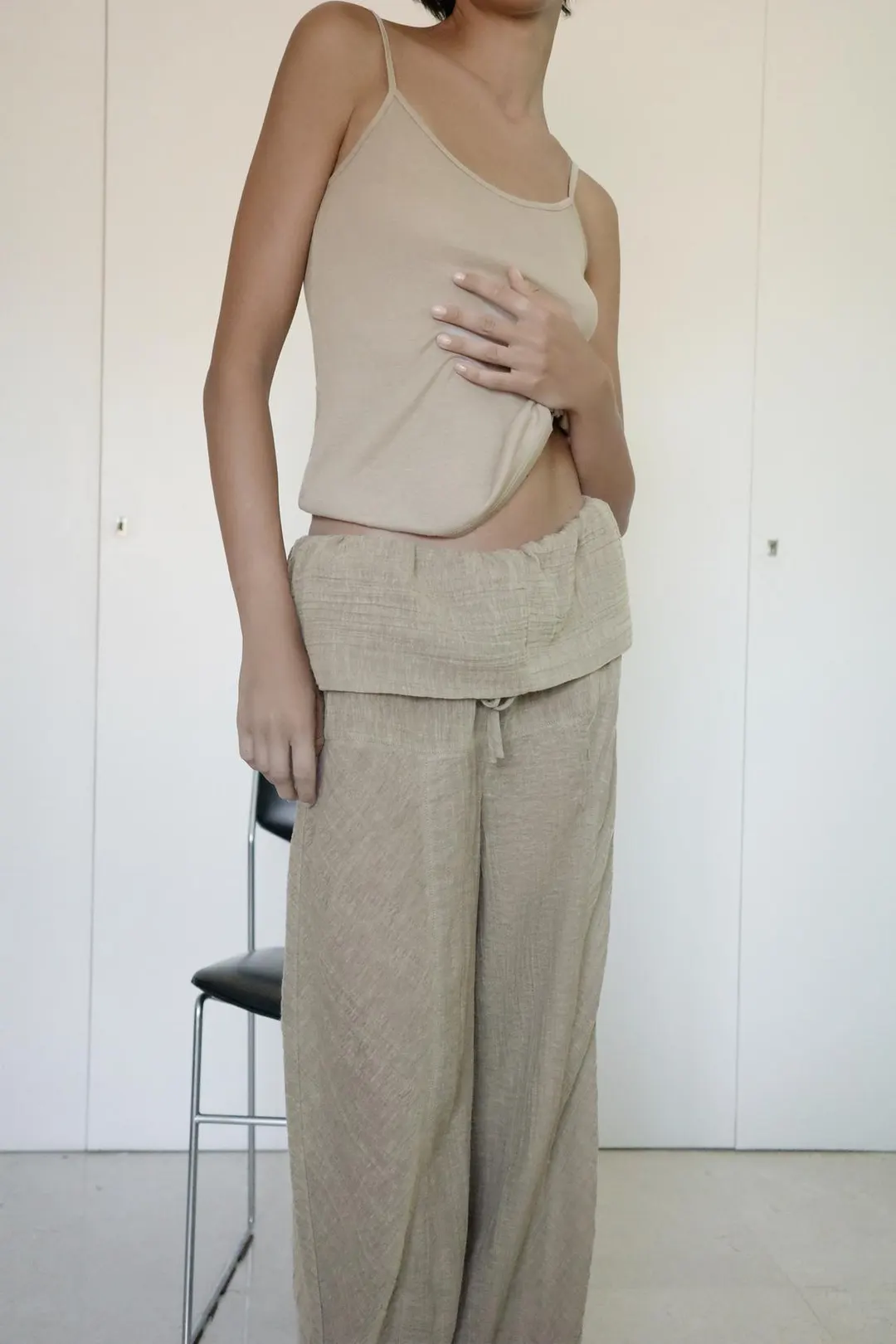 Фактурные брюки из смеси льна, Zara