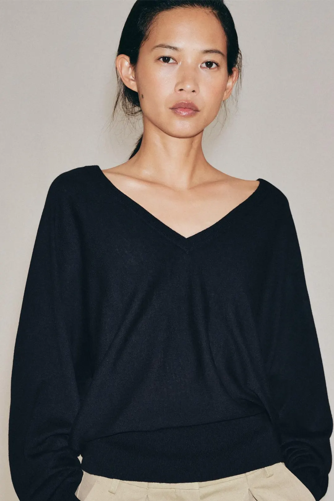 Джемпер из смесовой шерсти с V-образным вырезом, Zara