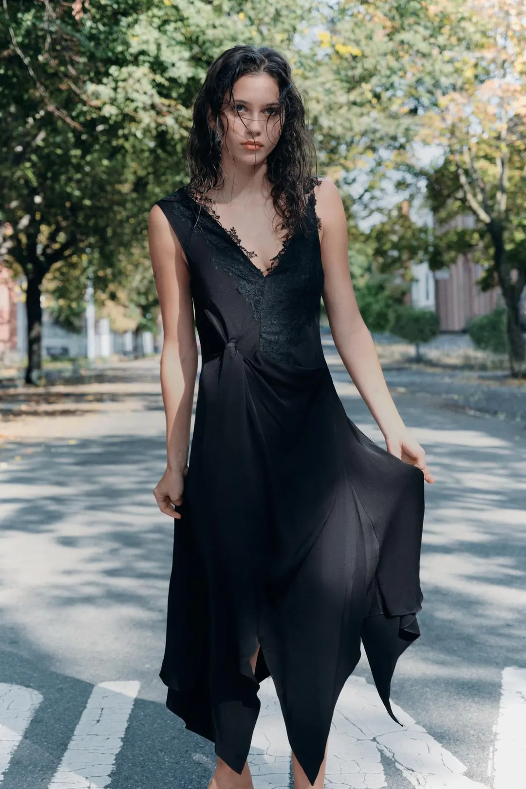 Кружевное платье с узлами, Zara