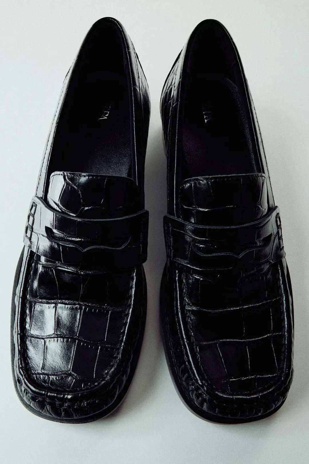 Лоферы из фактурной кожи, Zara