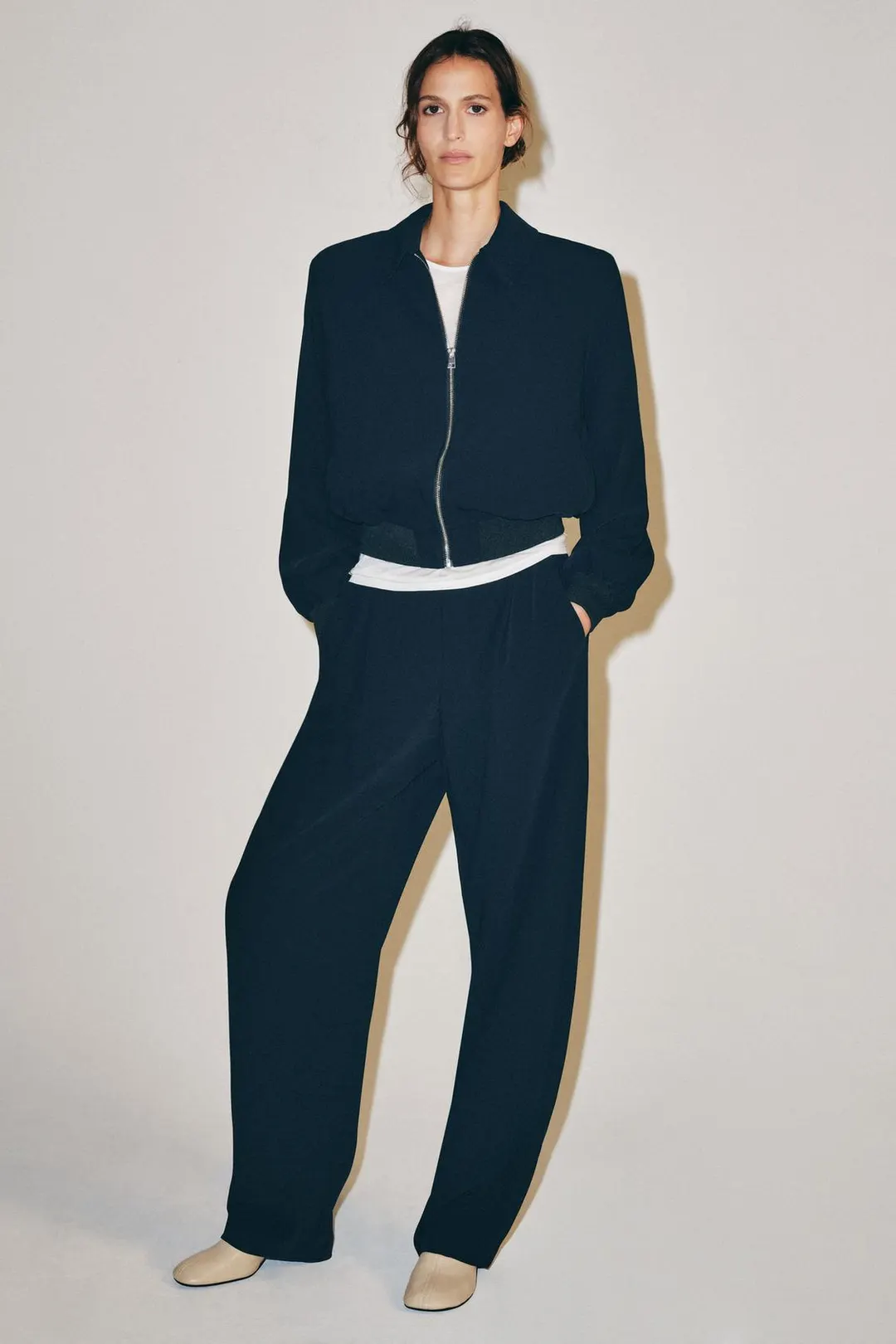 Брюки-баллоны с вытачками ZW Collection, Zara