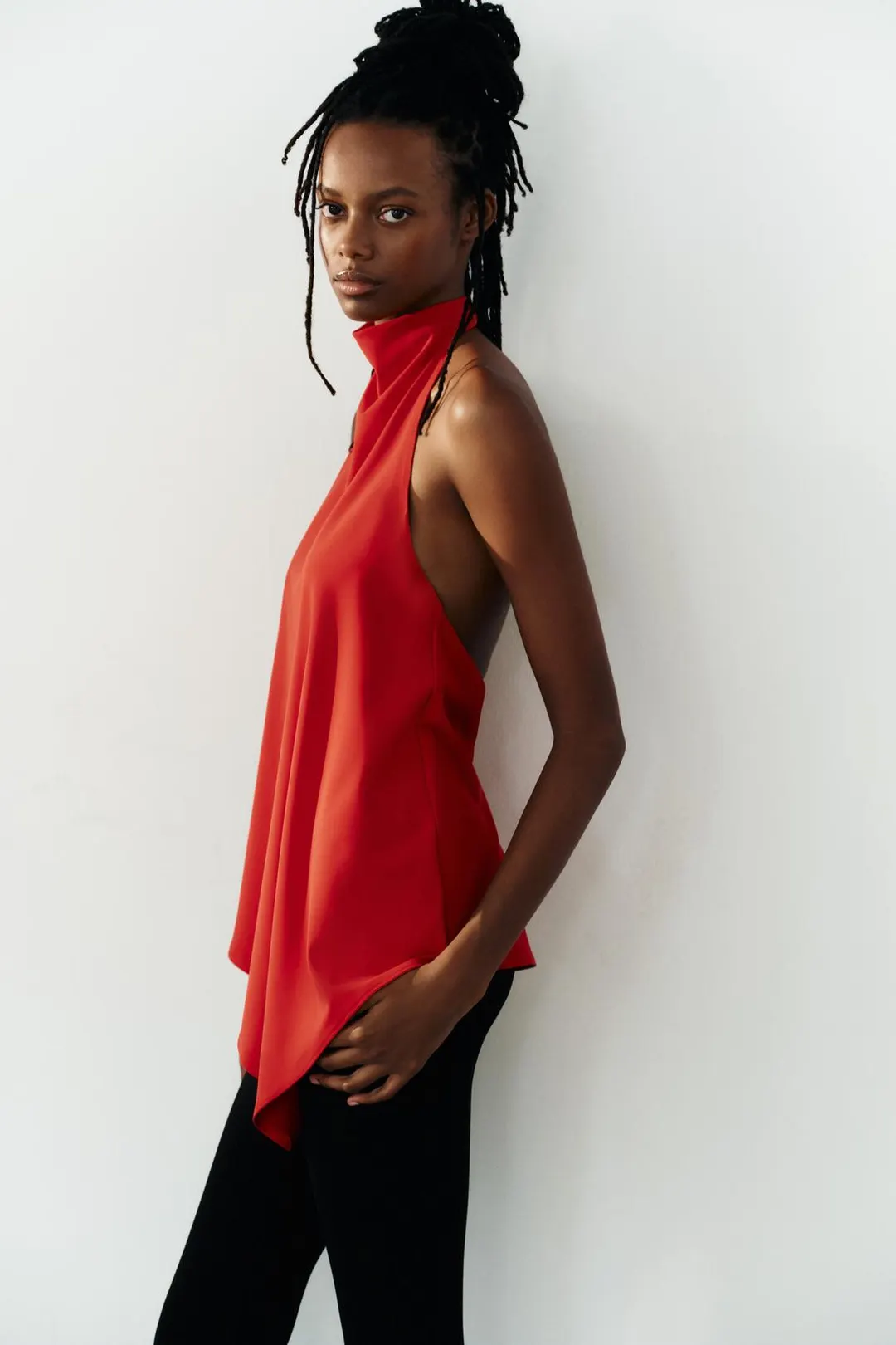 Топ асимметричный с американской проймой, Zara