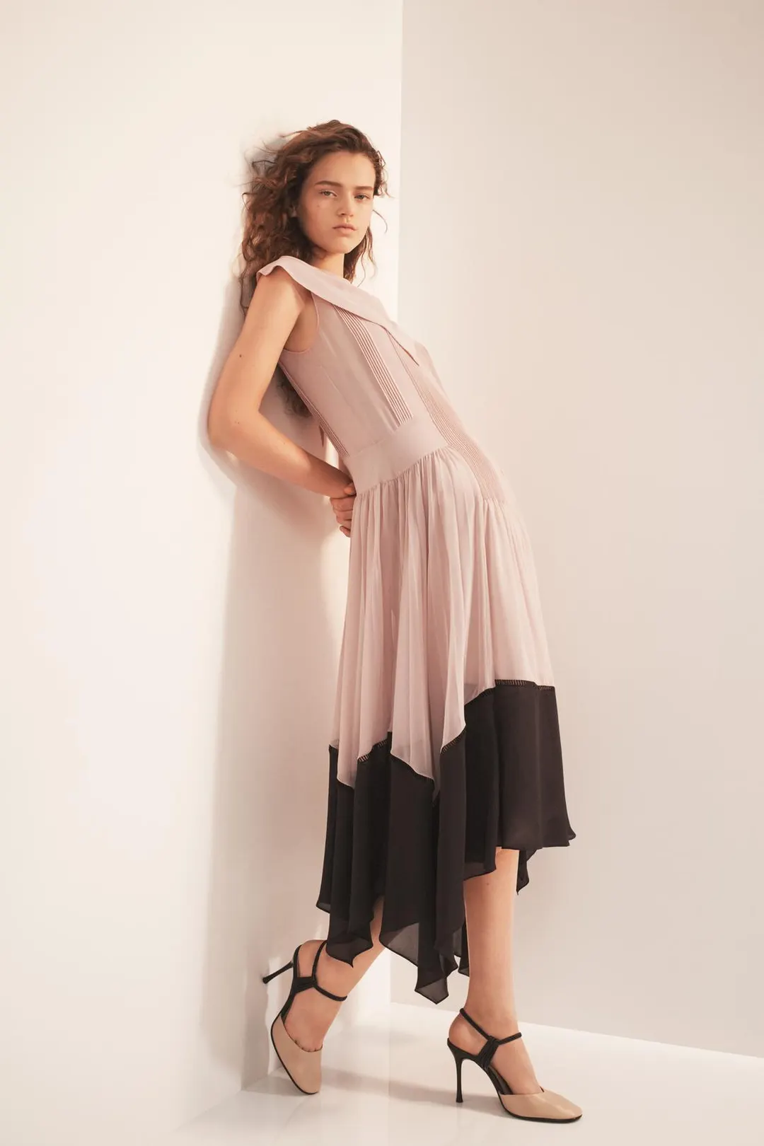 Плиссированное платье The Item, Zara