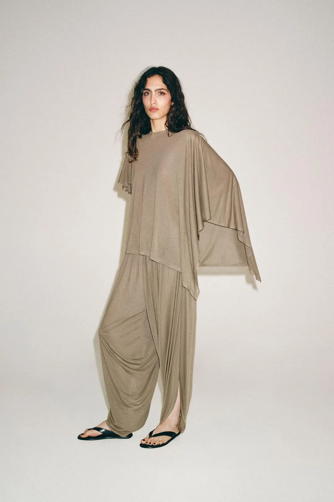 Струящиеся брюки свободного кроя, Zara