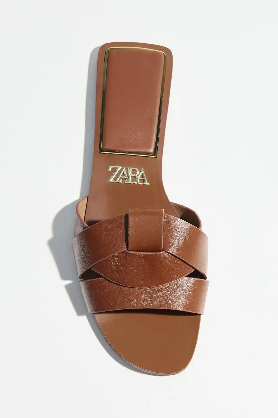 Сандалии из кожи на плоской подошве с перекрестными ремешками, Zara