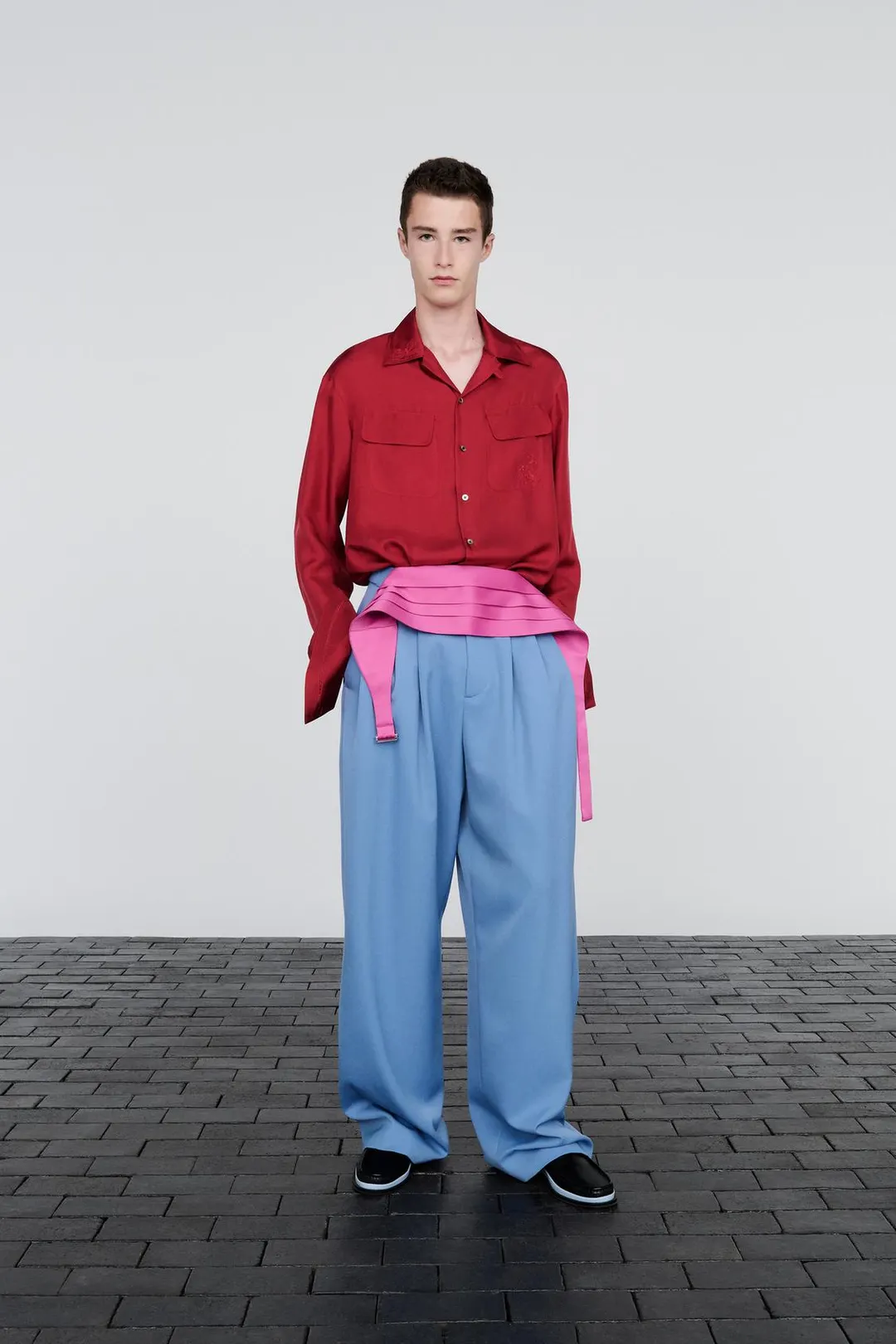 Костюмные брюки свободного кроя со складками, Zara