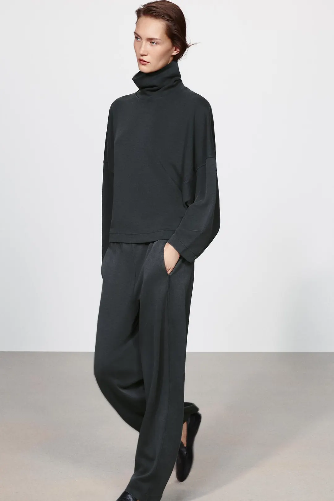 Брюки из интерлока с эффектом стирки, Zara
