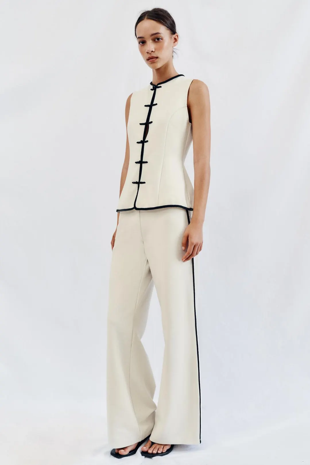 Брюки с широкими штанинами и отделкой, Zara
